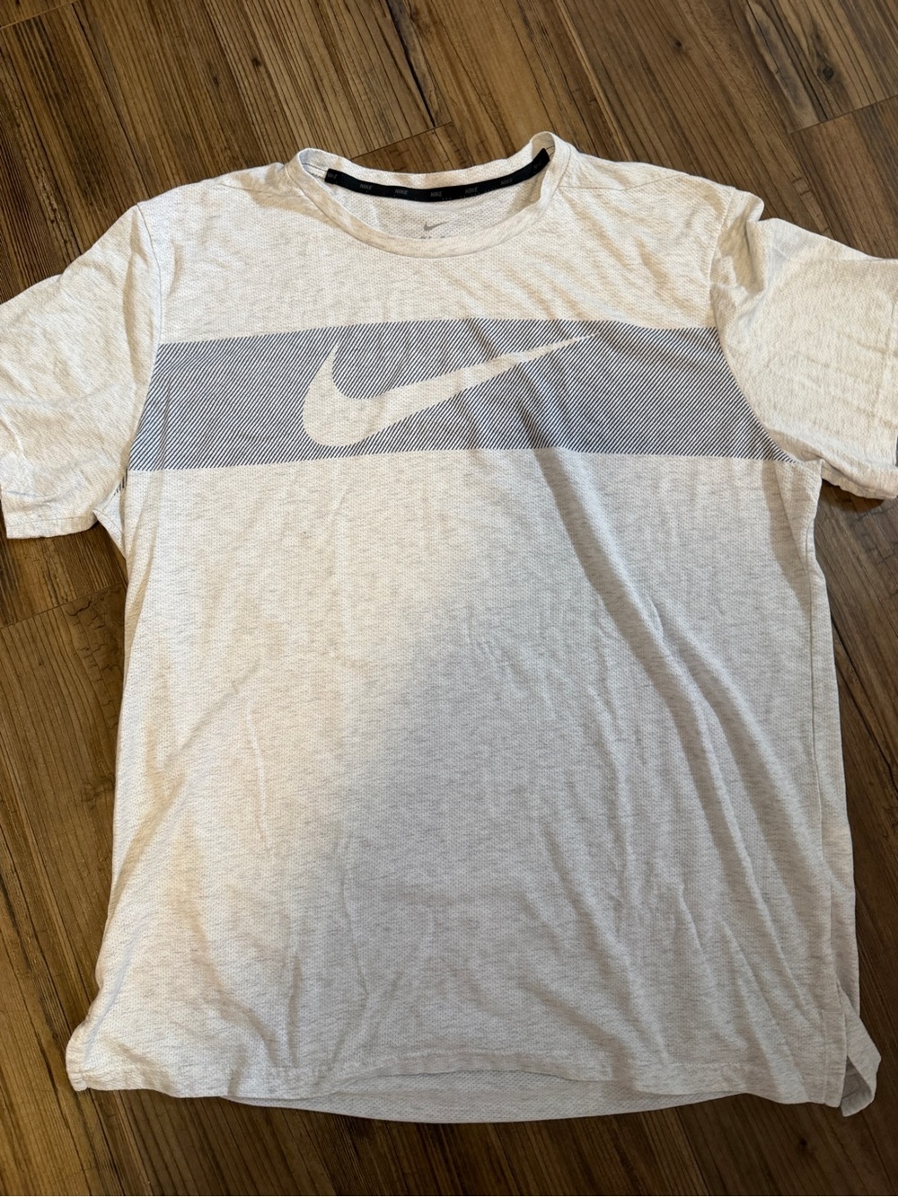 Nike Men’s Short Sleeve Tees in Pink, Light Pink, lightweight XL lot of 3 - Picture 7 of 7